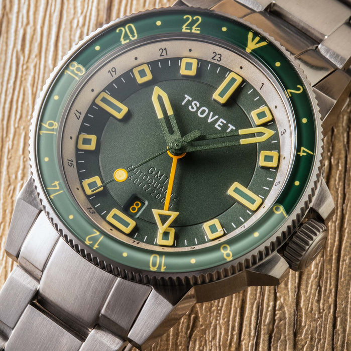 Tsovet SMT-DW42 GMT Hybrid Kinematic Automatic Green angled shot picture