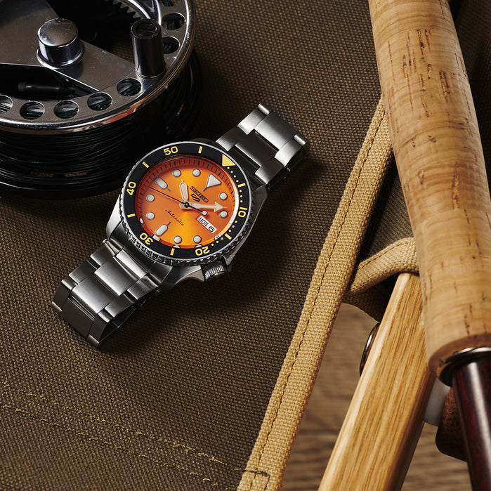 Seiko 5 Sports SKX Automatic Orange SS angled shot picture