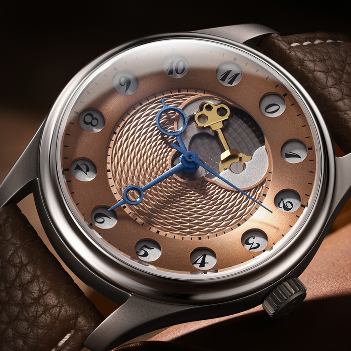 OLTO-8 Chrono Gate Automatic Golden Era angled shot picture