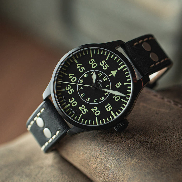 Laco Bielefeld 39mm Automatic Black angled shot picture