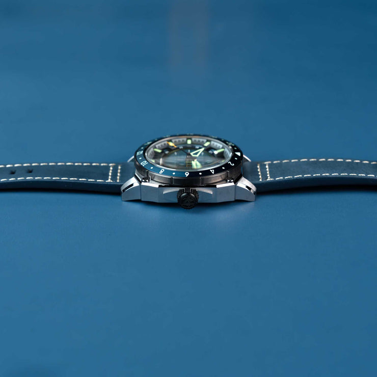 AVI-8 Hawker Hunter Atlas GMT Automatic Retro Blue