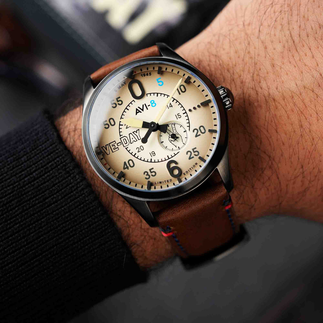 アリソン・ヴォート Allyson Vought デビットウィラードソン AVI-8 Spitfire Type 300 VE-Day 80th LE Valour Canvas Watch #AV-4073-02