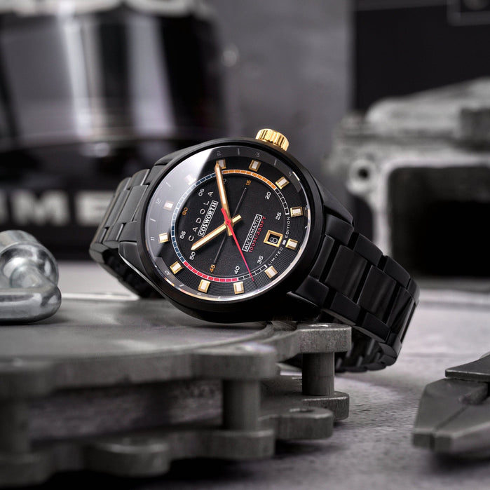 Cadola DFV-Cosworth Helmet Watch Winder Automatic Limited Edition James Set angled shot picture