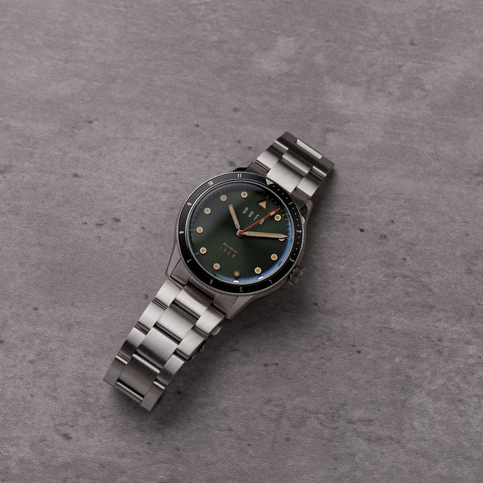 DuFa Tauchen Meca Quartz English Green angled shot picture