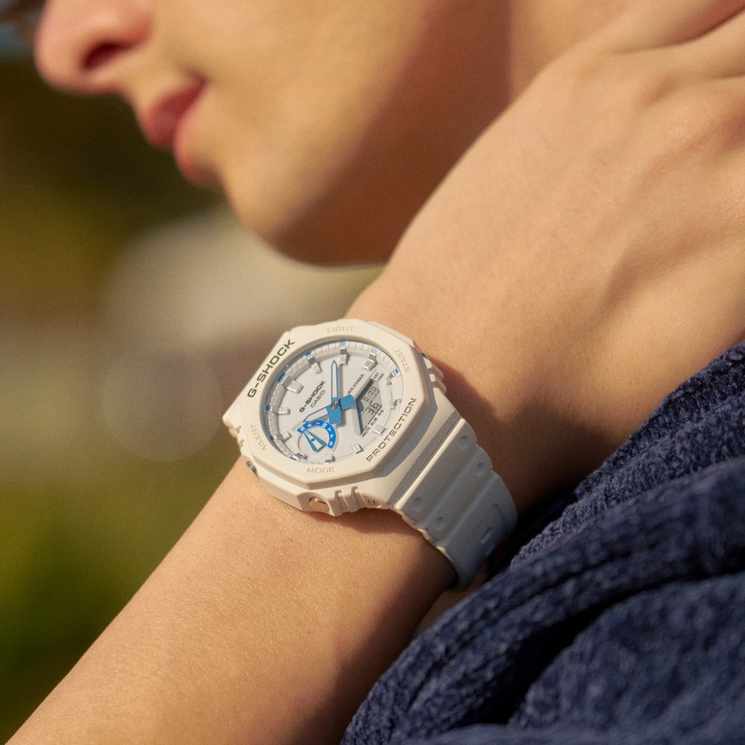 GA-2100HDS-7A_wrist_1080x.jpg?