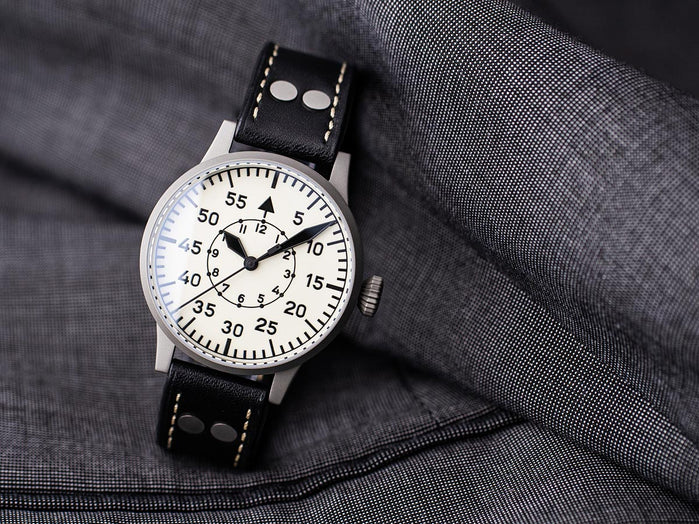 Laco Wien 39 Type B Lume Dial / Handwinding Lume Dial angled shot picture