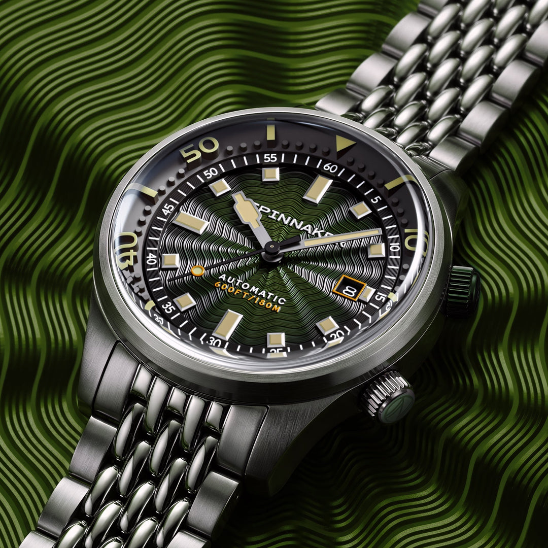 ヴィンテージハンドミラー(イングランド) Spinnaker Bradner Automatic Clover Wave – Watches.com