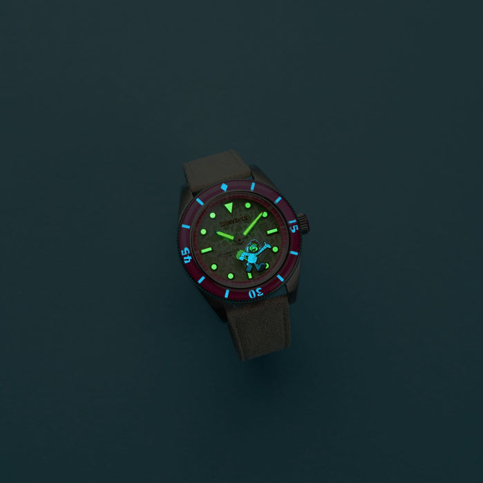 Spinnaker Fleuss Automatic Spongebob Squarepants Frenemies Limited Edition Sandy White angled shot picture