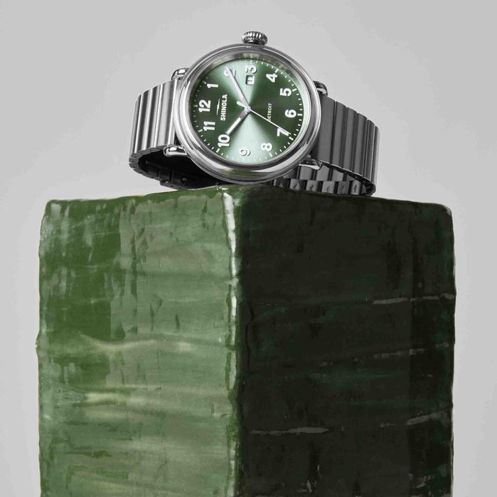Shinola Detrola 41mm Green Sunray SS angled shot picture