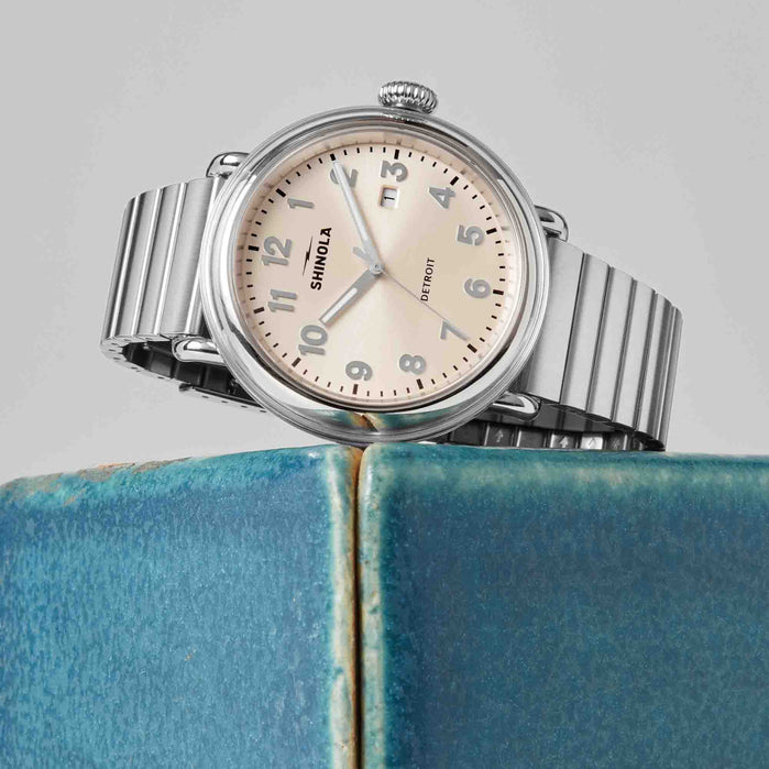 Shinola Detrola 41mm Gold Sunray SS angled shot picture