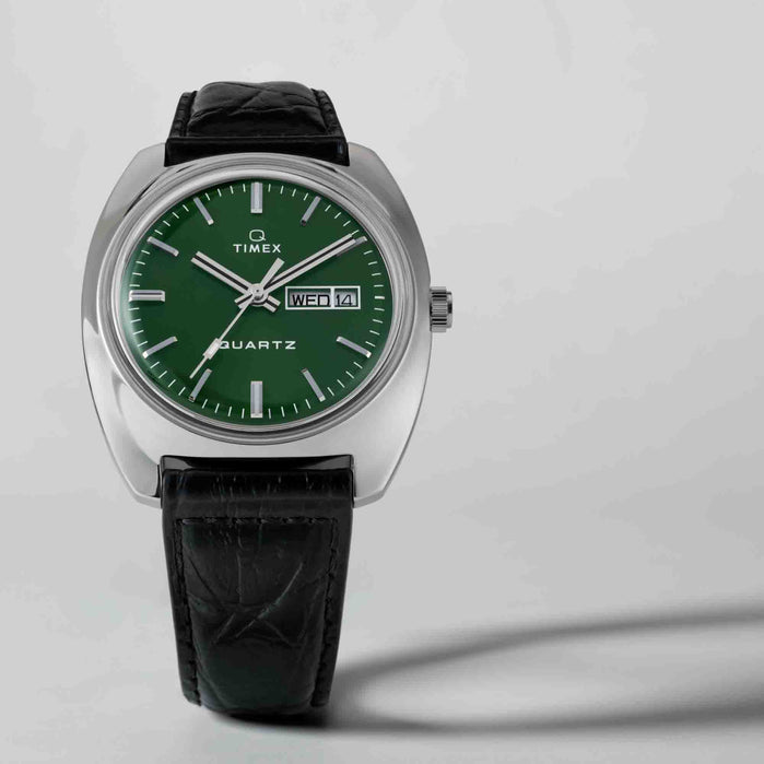 Timex 1978 Q Day Date 37.5mm Green angled shot picture