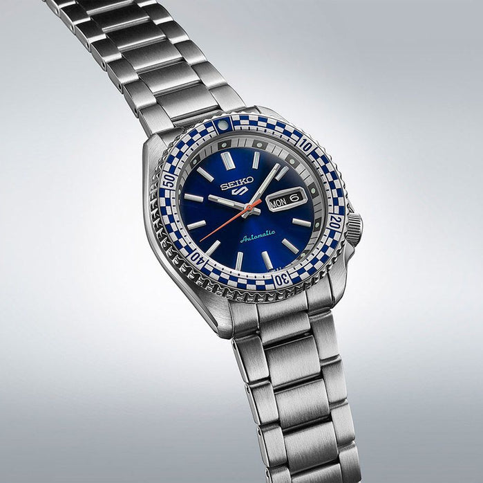 Seiko 5 Sports SKX Automatic Special Edition Blue SS angled shot picture