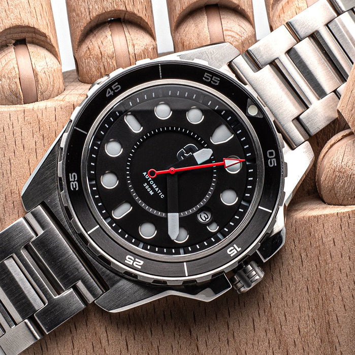 Dango DV-02 Automatic Dive Black SS angled shot picture