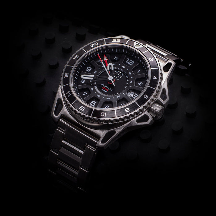 Dango GMT-01 Automatic Black SS angled shot picture