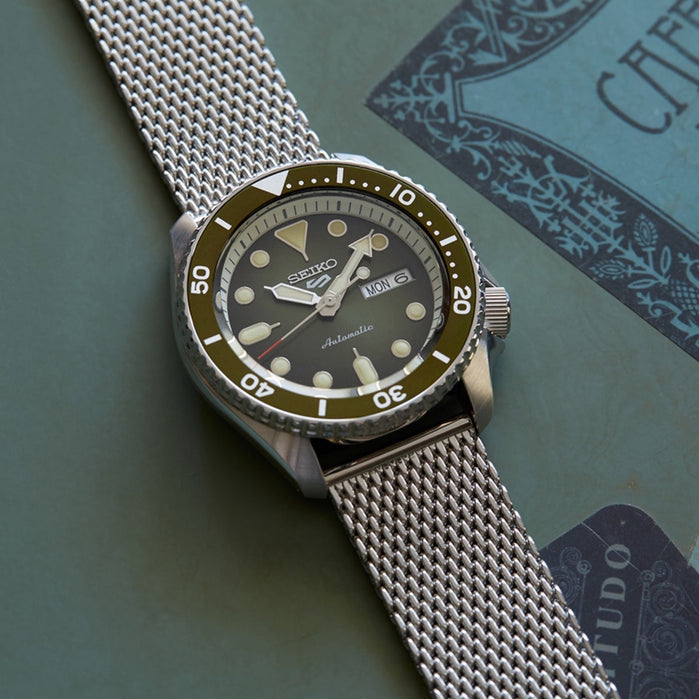 Seiko 5 Sports SKX Automatic Green angled shot picture