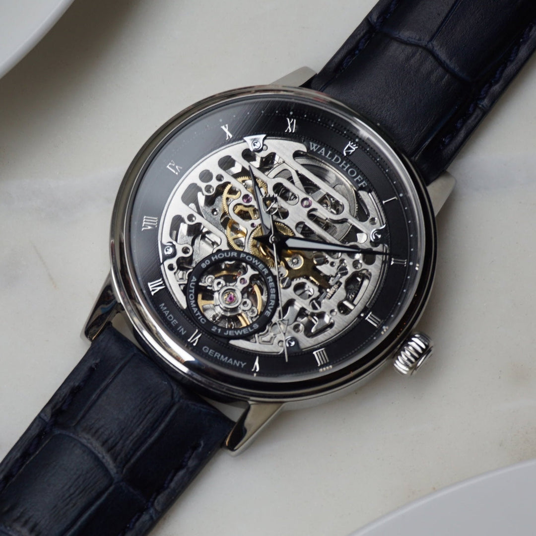 Manufaktur Waldhoff The Capital Carbon Silver – Watches.com