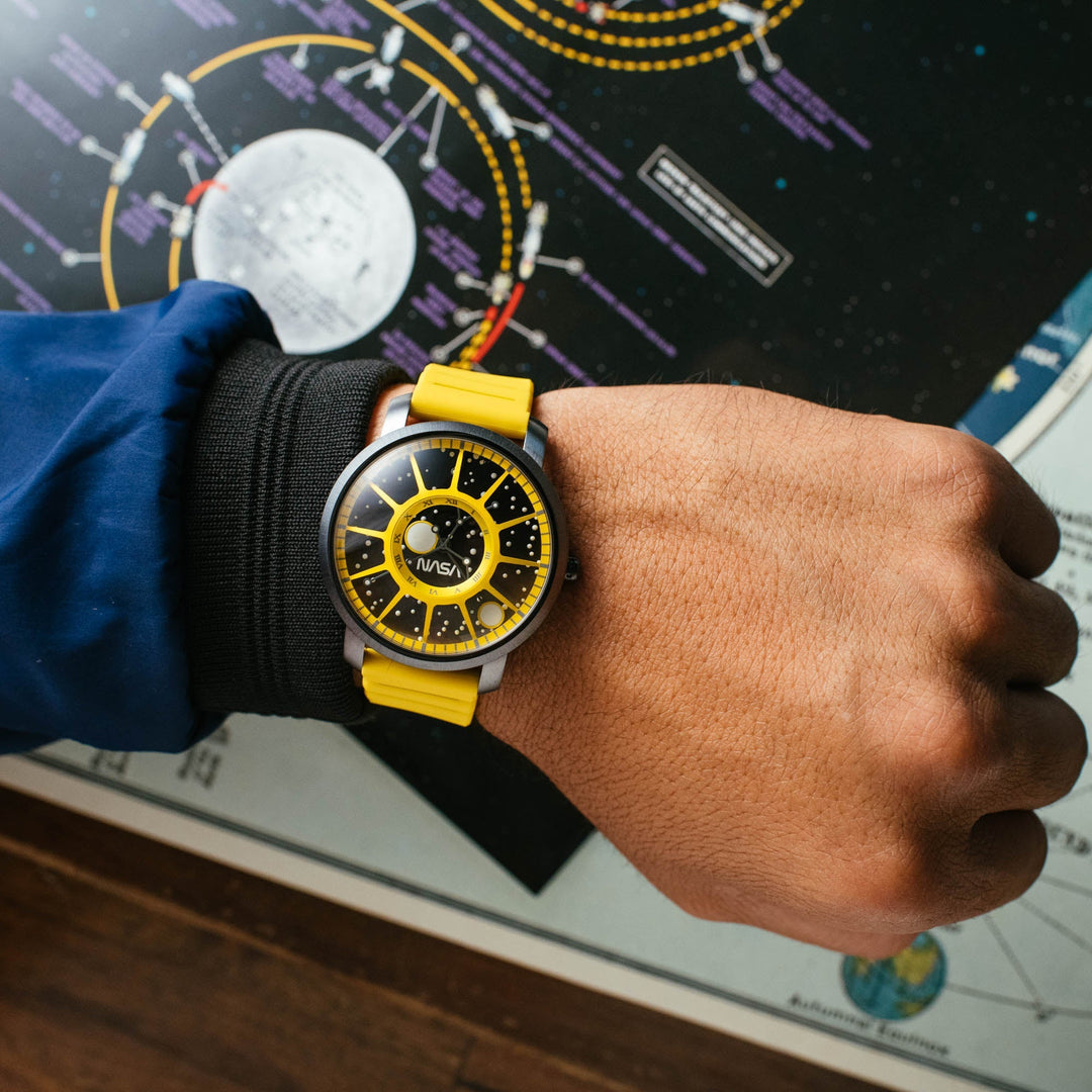 s*様 星野民藝 宇宙時計/Cosmic clock 宇宙シリ ーズ柱時計 価格 Xeric NASA Trappist-1 Sapphire Solar Flare | Watches.com