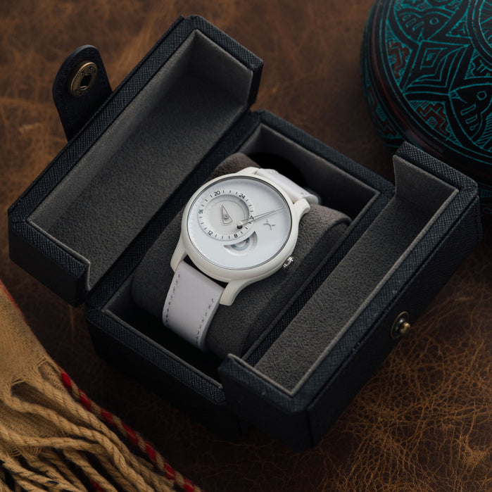 Xeric Regulator Automatic Whiteout angled shot picture