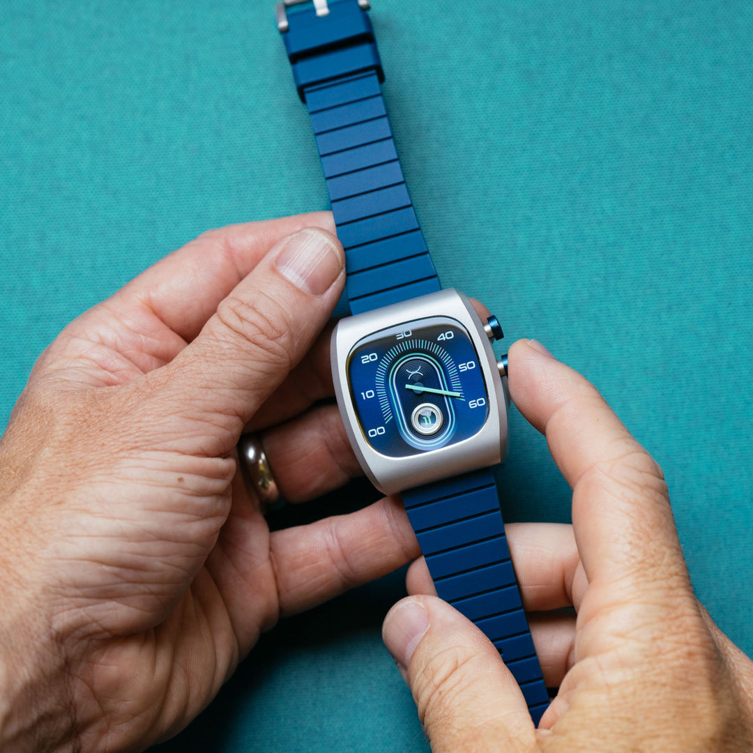 Retroscope Jump Hour Navy | Xeric.com – Watches.com