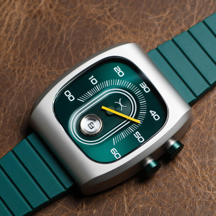 Xeric Retroscope Jump Hour Racing Green angled shot picture