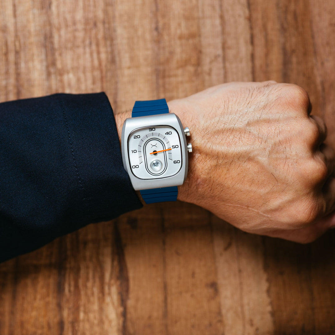 Retroscope Jump Hour Silver Blue | Xeric.com – Watches.com