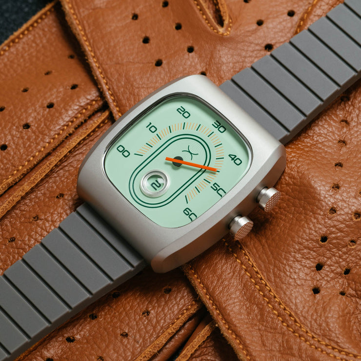 Retroscope Jump Hour Vintage Mint | Xeric.com – Watches.com