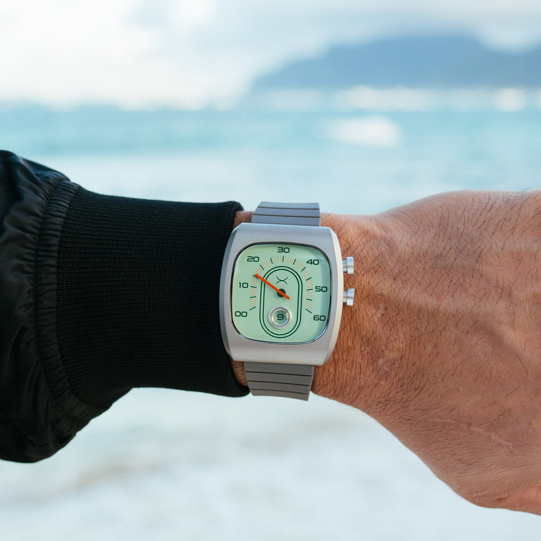 Retroscope Jump Hour Vintage Mint | Xeric.com – Watches.com