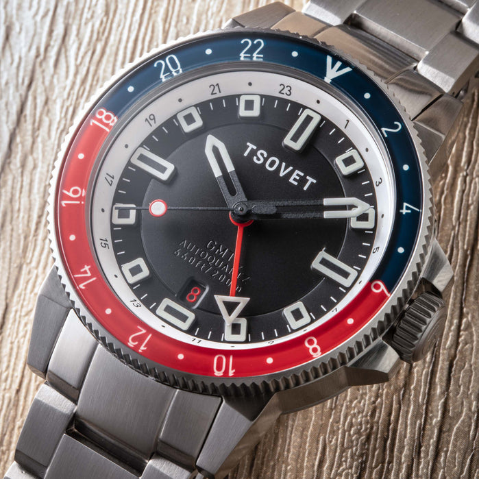 Tsovet SMT-DW42 GMT Hybrid Kinematic Automatic Blue Red angled shot picture